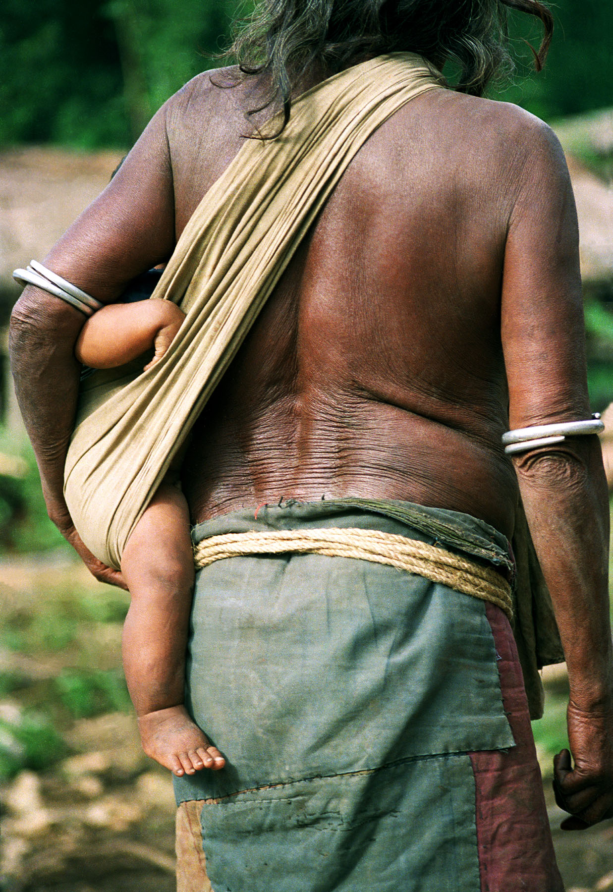 Xunmu Wu, Back View - Wa Mother Carrying Her Child